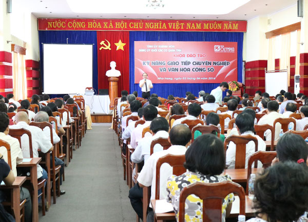 Đào tạo Kỹ năng giao tiếp chuyên nghiệp và văn hóa công sở tại Khánh Hòa